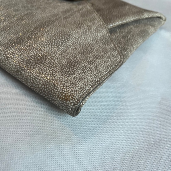 Givenchy RARE Antigona Leather Envelope Pebbled Beige Tan Clutch Handbag Logo - Picture 11 of 12